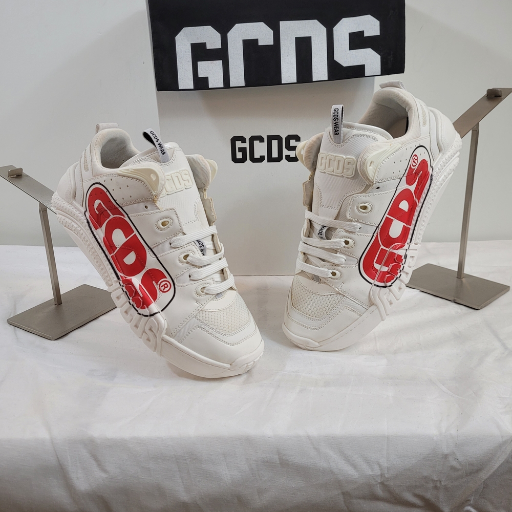 Men's Athletic Shoes in White and Red